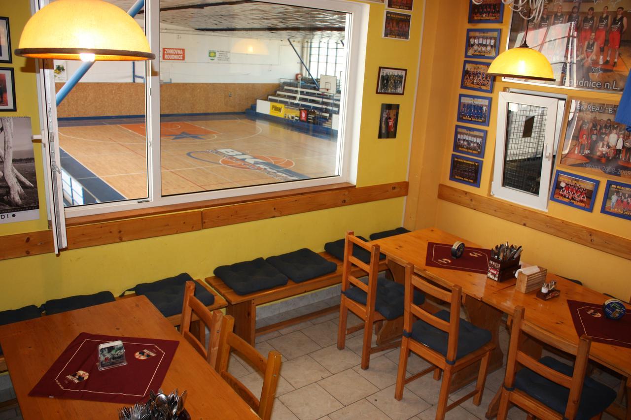 Sporthotel Bk Pod Lipou رودنيتسي ناد لابيم المظهر الخارجي الصورة